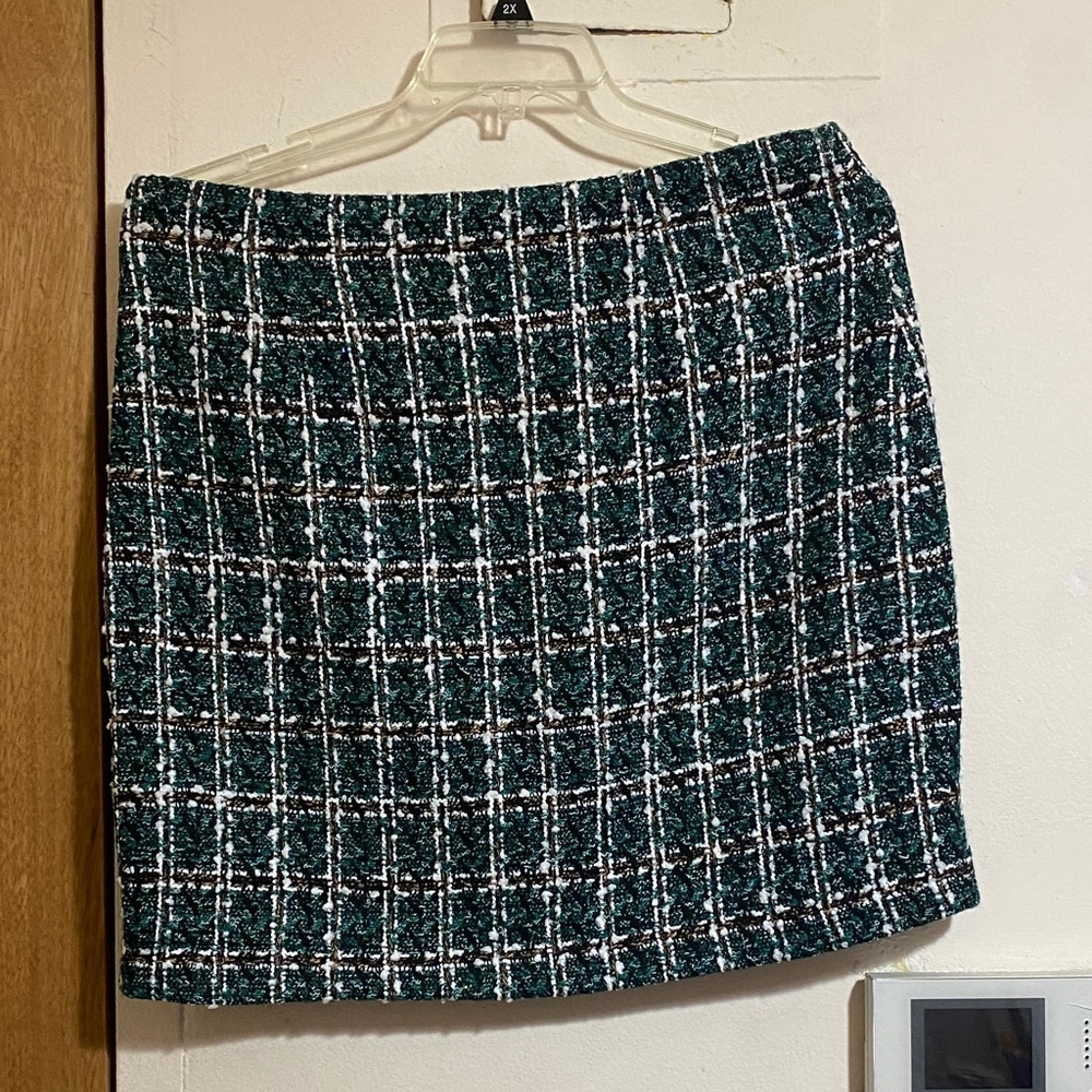 Elegant Green Plaid Women's Skirt Open to Offer!